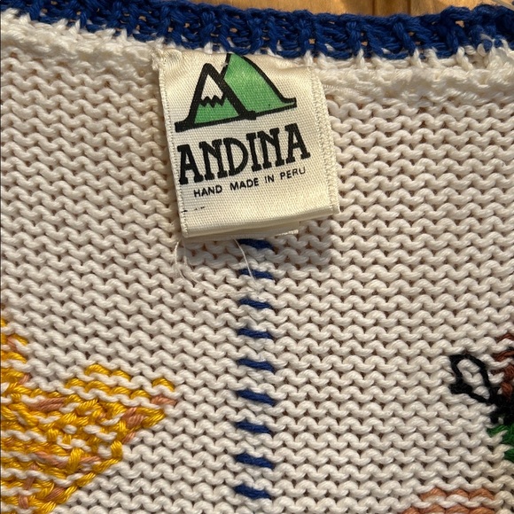 Vintage Cream Cardigan with Sea Motifs - Picture 2 of 8